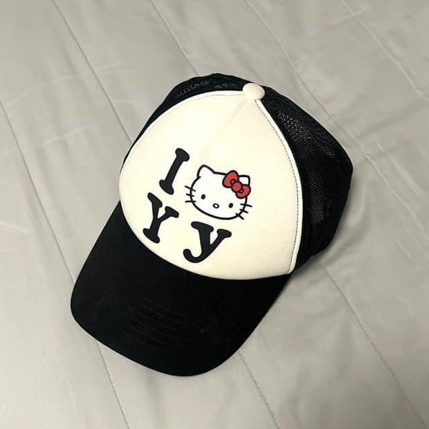 Open yy 키티 매쉬 볼캡