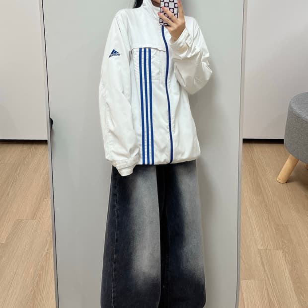 아디다스 자수로고 포카리 화이트 블루 바람막이 자켓
