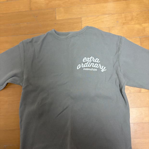엑스트라오디너리 티셔츠