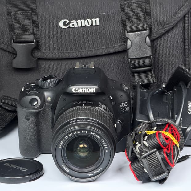 캐논 EOS 550D DSLR 카메라