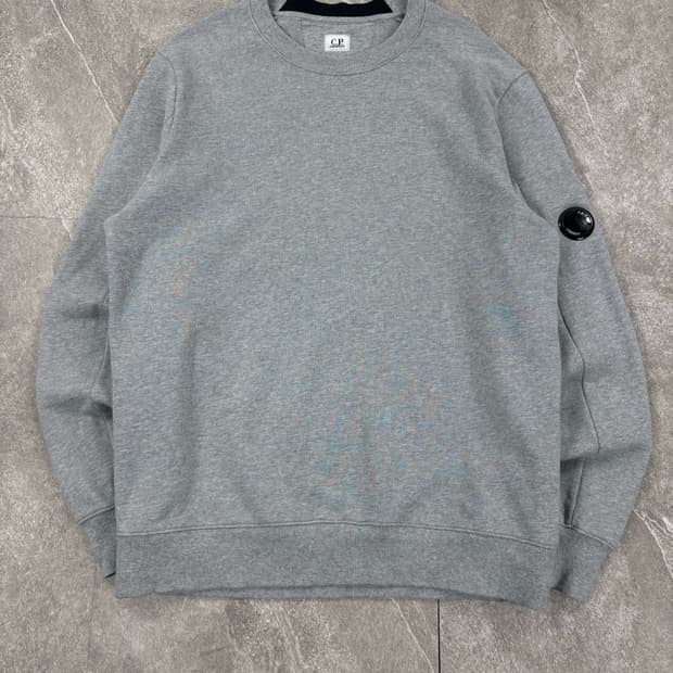 - CP Company Lens Logo Sweatshirt  
