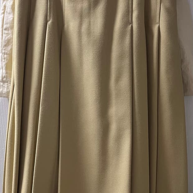 아비에무아 belted pleats 스커트