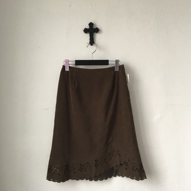 Punching point fake suede midi skirt