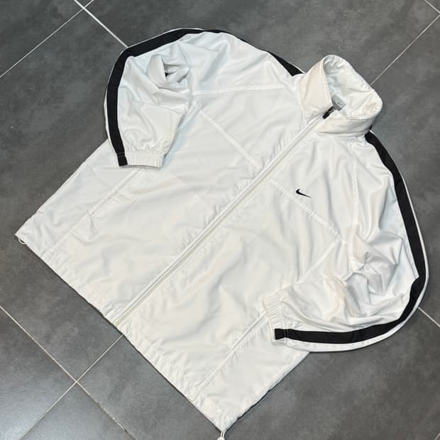 NIKE 바람막이 화이트