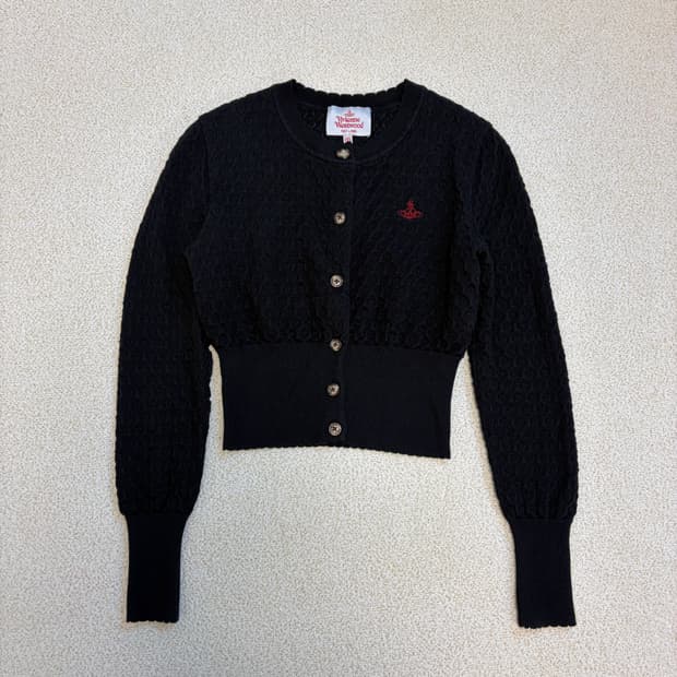 비비안웨스트우드 레드라벨 하트 패턴 크롭 가디건-블랙