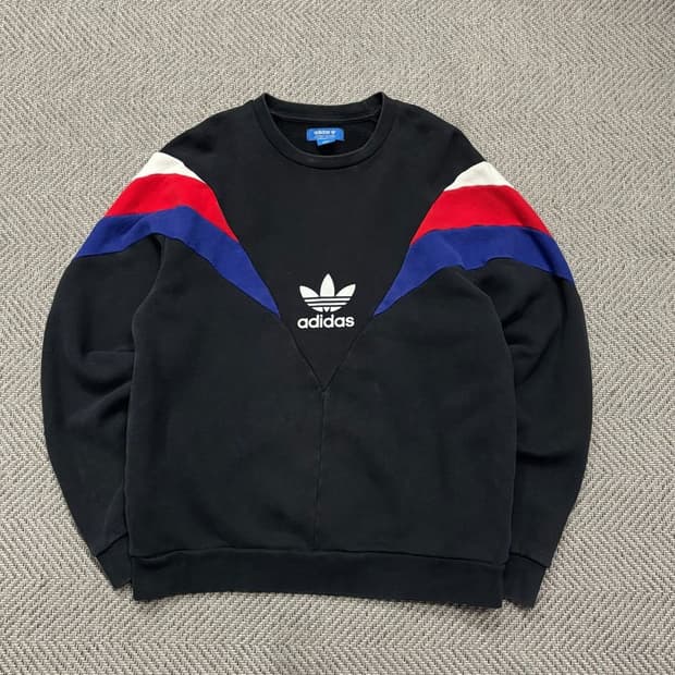 아디다스 배색 맨투맨 v0239