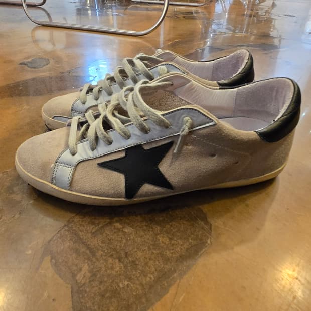 골든구스 슈퍼스타 스니커즈 41사이즈 팔아요 