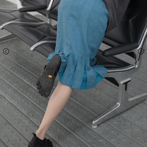 hwi 휘 AQUA SKIRT 원가이하로 구해요