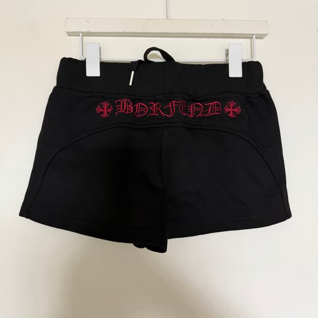 새상품 여자 찡 레터링 반바지 (블랙)