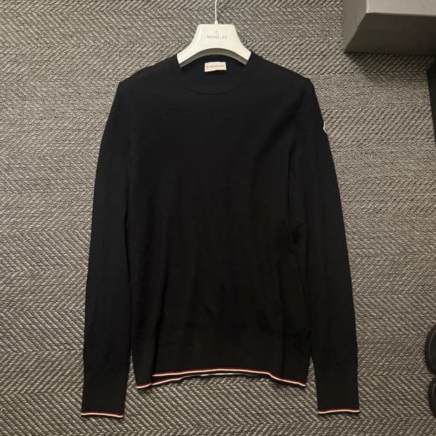 몽클레어 삼선 로고 니트 M