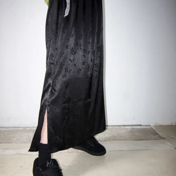 블랙 실크 트임 롱 스커트(새상품)