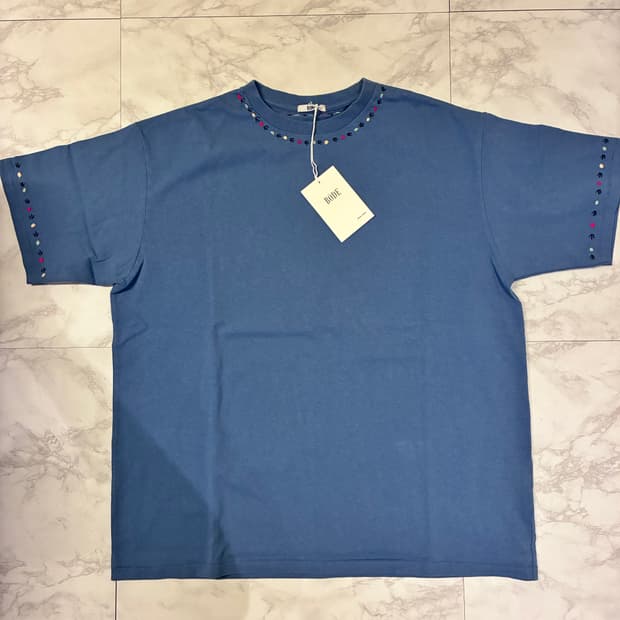 보디 자수 티셔츠