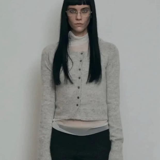 보헴서) 헤어리 라운드 넥 니트 가디건 (ivory)