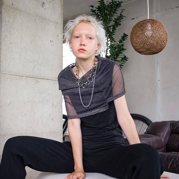퍼버즈 시어 언발란스 탑 티셔츠