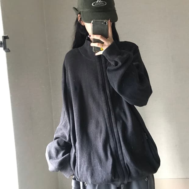 폴로 차콜 오버핏 니트집업