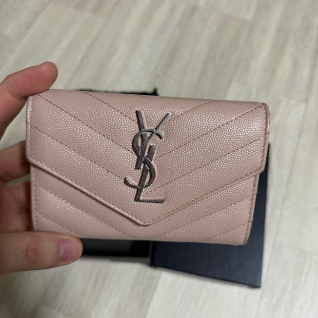 생로랑 마틀라세 반지갑