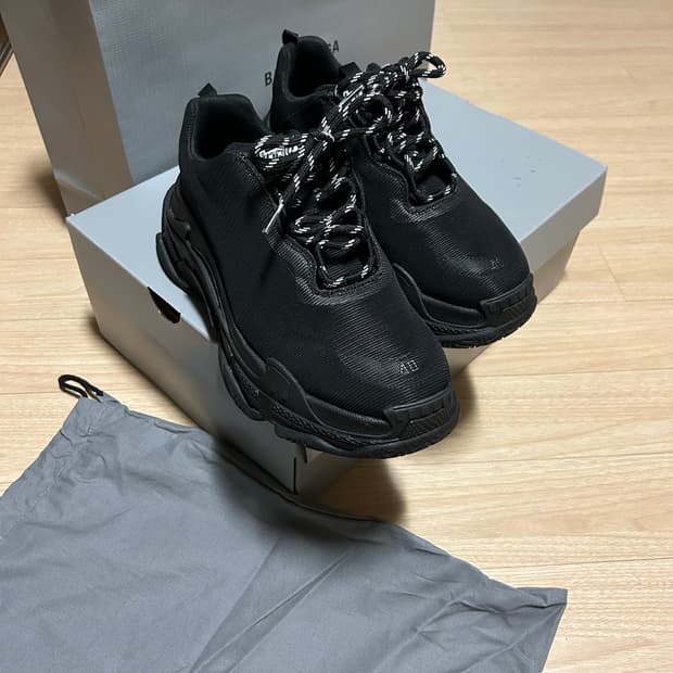 Balenciaga triple s 40