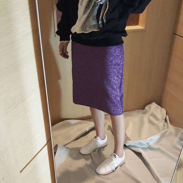 보라색 반짝이 펄 미디움 스커트