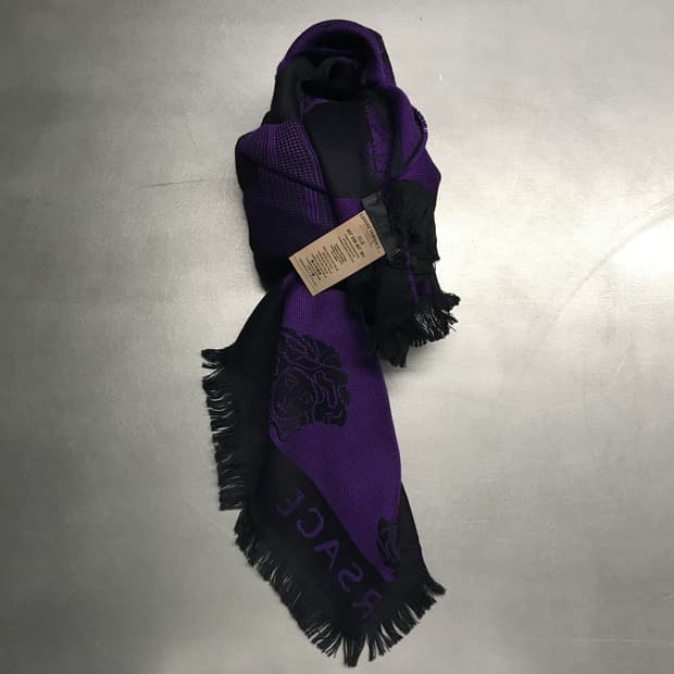 베르사체 메두사 머플러 퍼플