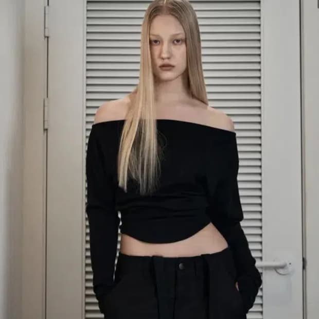플리즈노팔로우 Amy Unbal Shirring Top (Black)