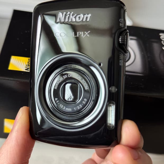 니콘 s01 미사용품 팝니다 풀박스 - 블랙