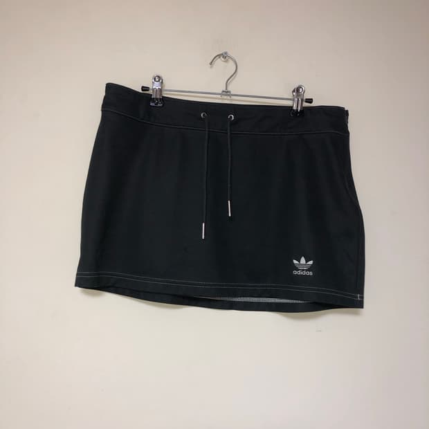 아디다스 챠콜 미니 스커트 📽️ 