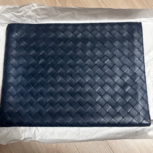 보테가베네타 클러칙백