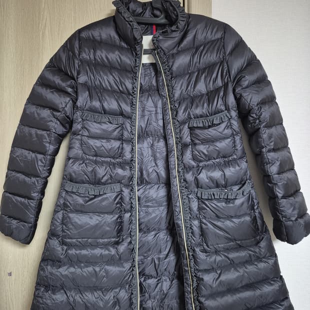 몽클레어 정품 아동용 10세 구스패딩 실 여성 80사이즈 구스패딩 팝니다