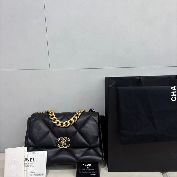 샤넬19백 라지 블랙 31번대