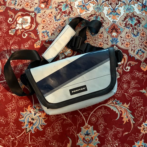 프라이탁 제이미 전 여친 선물이라 급하게, 싸게 팔아요..