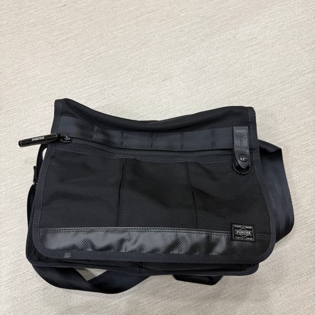 포터 히트 숄더백