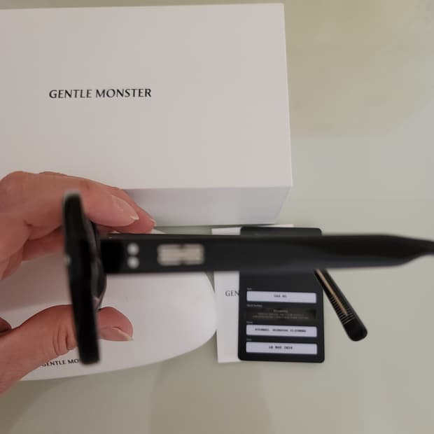 젠틀몬스터 오아01(OAA)판매합니다.