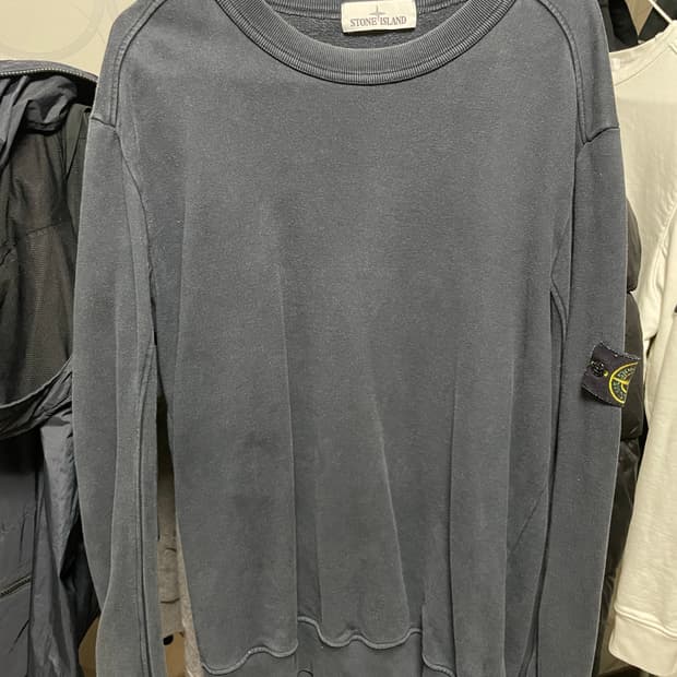 스톤아일랜드 맨투맨 네이비