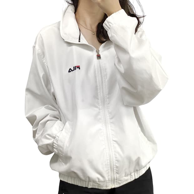 휠라 바람막이