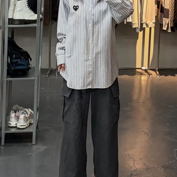 꼼데가르송 플레이 블랙 하트 와펜 스트라이프 셔츠 A2344