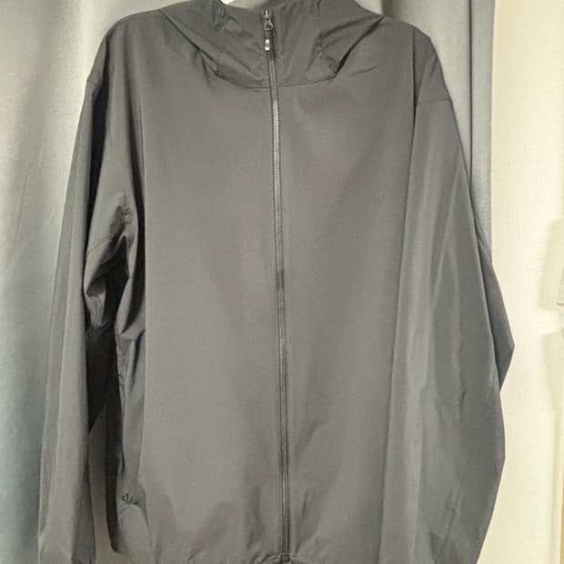 유니클로 uv바람막이 블랙 L