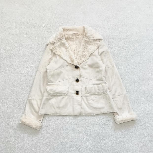 뮤트 크림라떼 무스탕jk