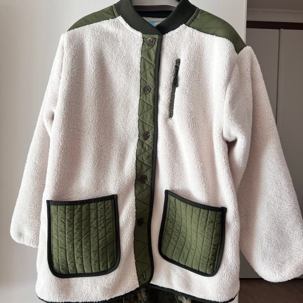 비이커 더그레이트 후리스