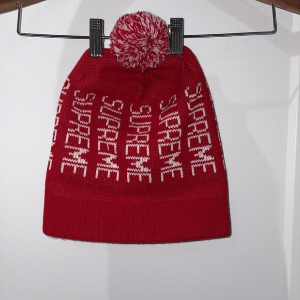 슈프림 리피트 로고 폼폼 비니 레드