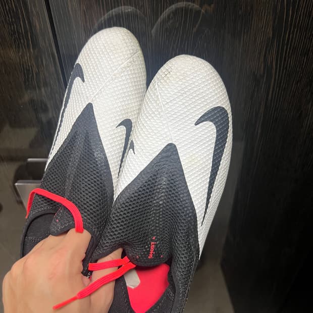 나이키 팬텀 축구화 260