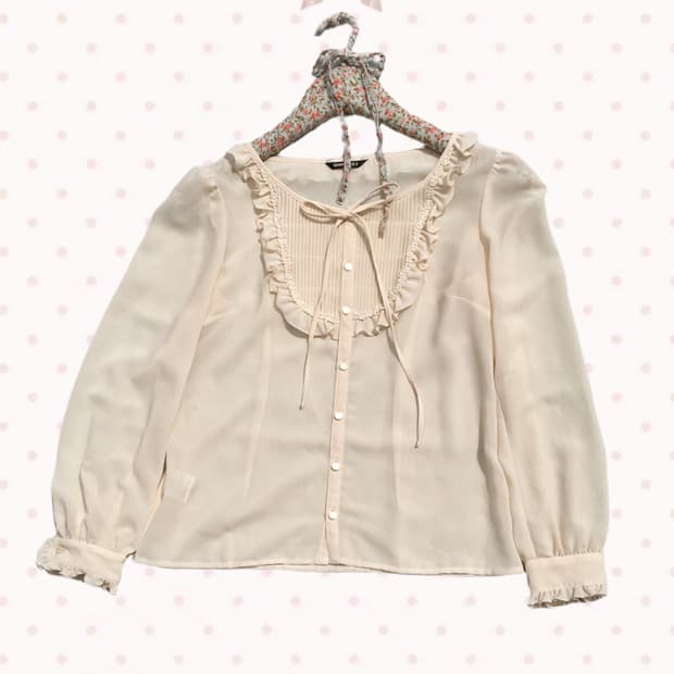 레스트로즈 로즈 리본 러플 블라우스