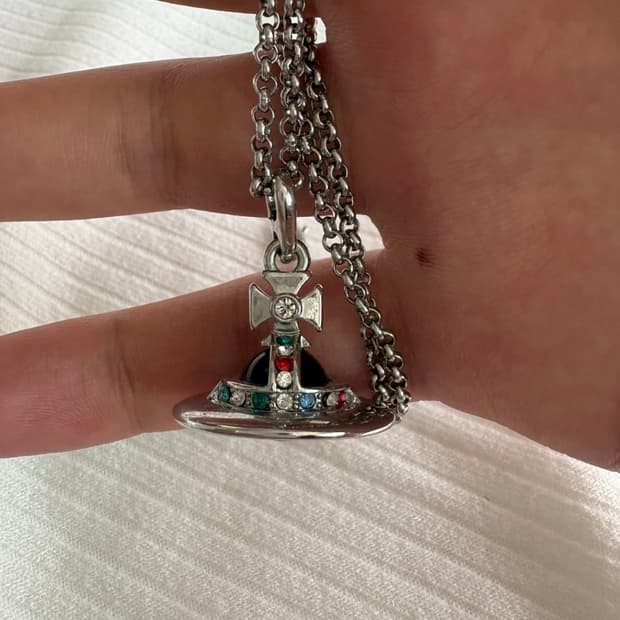 비비안웨스트우드 orb 목걸이