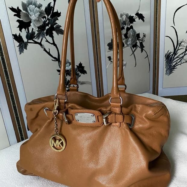 Michael kors 소가죽 빅 레더 숄더백