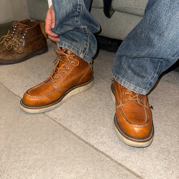 Thorogood USA moc toe leather boots (8D)