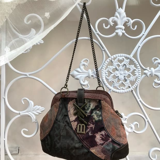 BNX pattern mini chain pouch bag