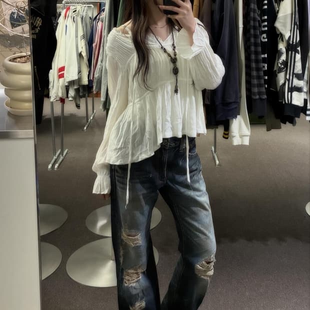 Whimsical Grunge Style 🦋⛓️