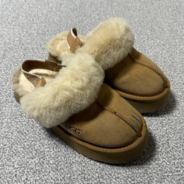 UGG 어그 슬리퍼 235