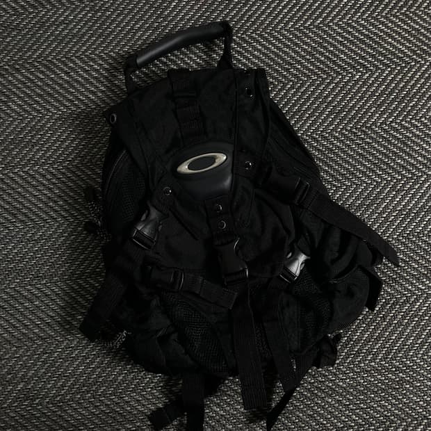 오클리 아이콘 3.0 테크니컬 테크웨어 백팩y 3135