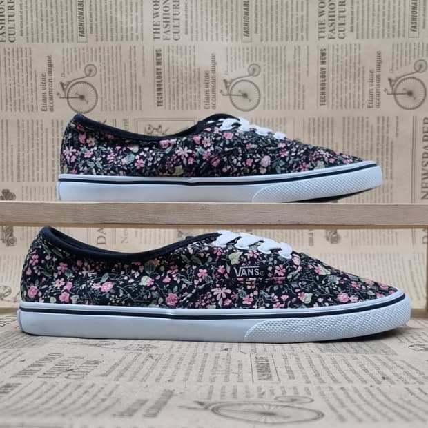 반스 어센틱 플로럴 여성스니커즈235