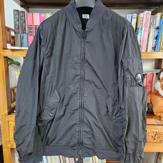 새상품급]씨피 CP컴퍼니 나일론 봄버 자켓 팔아요 ma1 마원 바람막이 